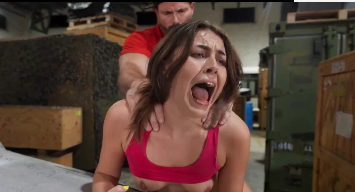 Crazy College GFs - Selina Bentz - Bored GF Shoots Her Shot 1080p