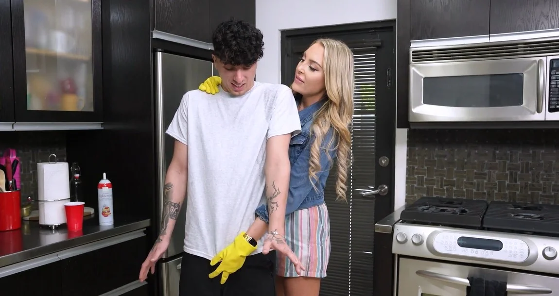 Mylf Labs - Harper Hill - Concept- Wet & Sloppy Sex 1080p