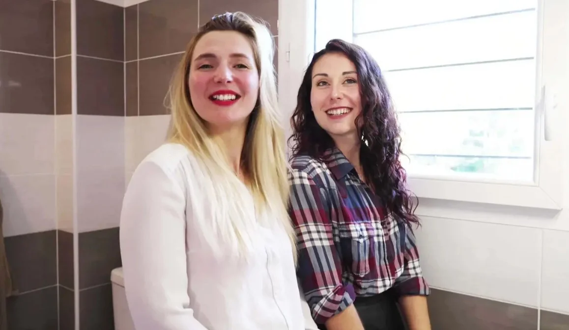 Jacquie Et Michel TV - Chloe & Mia - Chloe and Mia go into second gear!