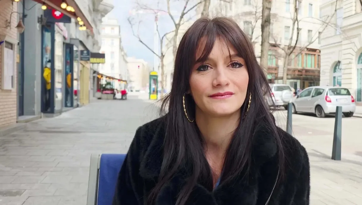 Jacquie Et Michel TV - Tina - 33 years old, medical secretary in Villefranche-sur-Mer!