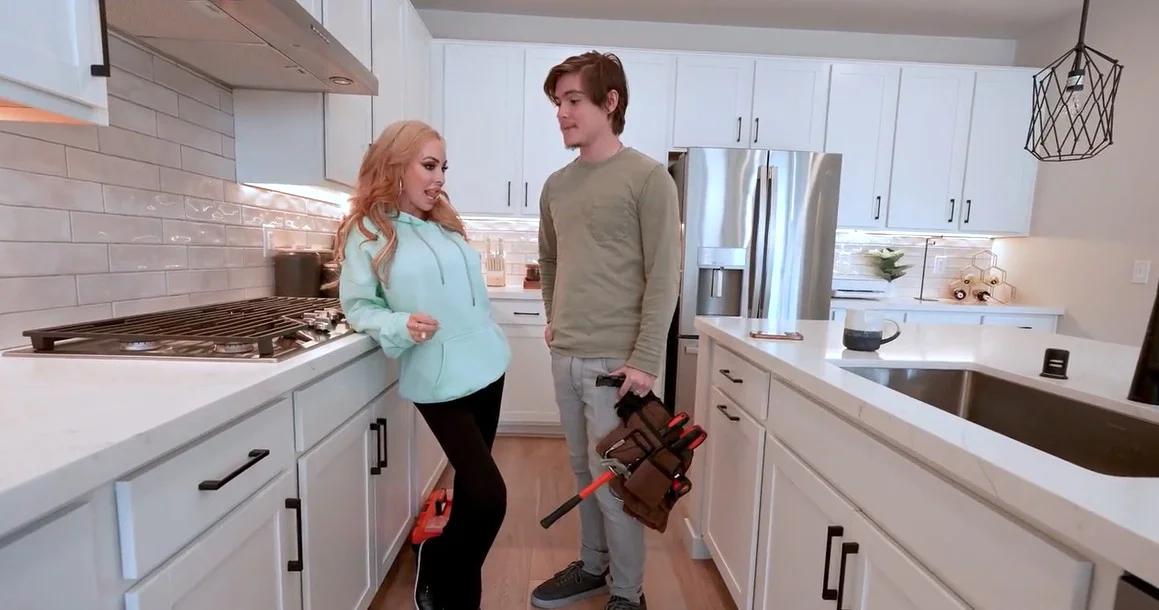 Got Mylf - Danae Mari - The Handyman Can Cum on My Tits