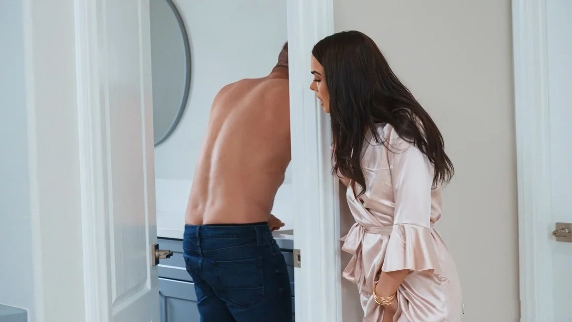 Brazzers Exxtra - Ivy Ireland - Bubble Bath Booty