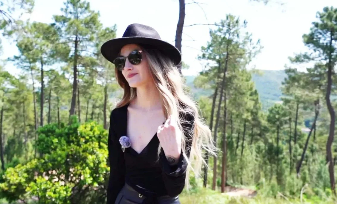 Jacquie Et Michel TV - Katya - 33 years old, saleswoman in Paris