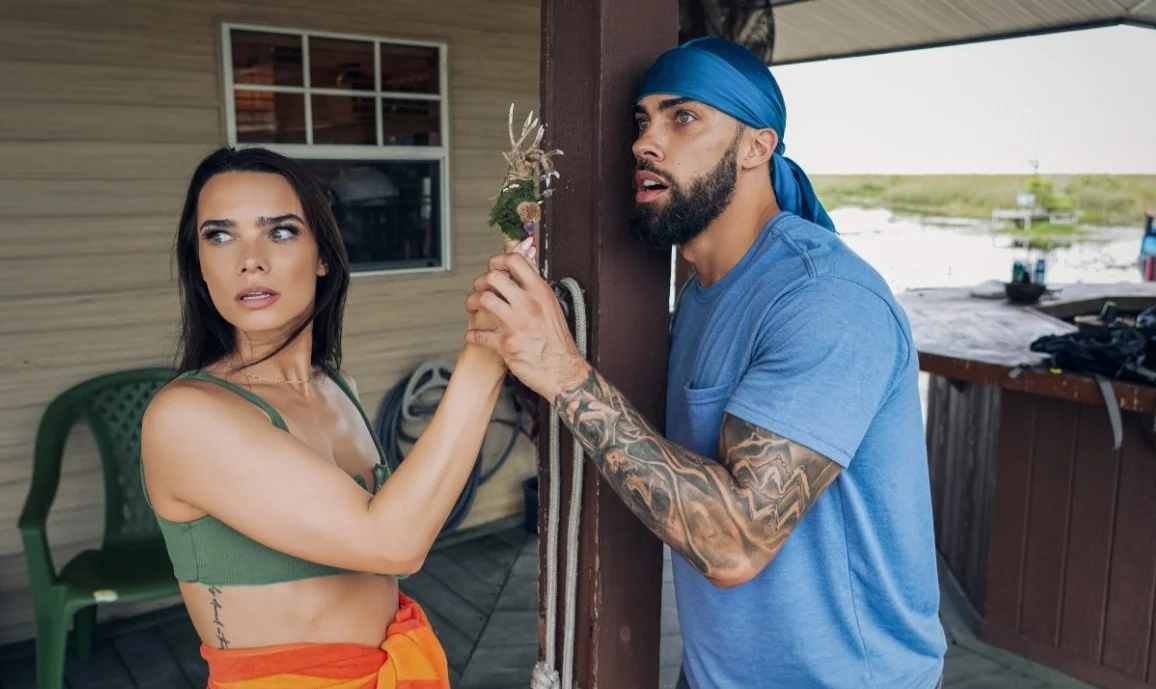 Digital Playground - Ivy Ireland & Lucy Foxx - Swamped